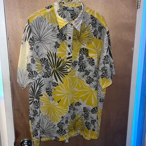 Manuhealii L Yellow Pullover